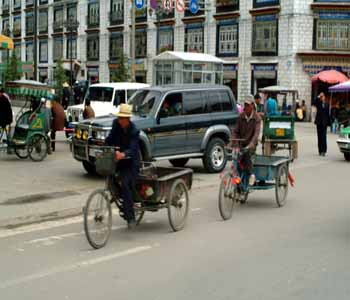 DSCF0086 Tibet, Lhasa, Verkehr